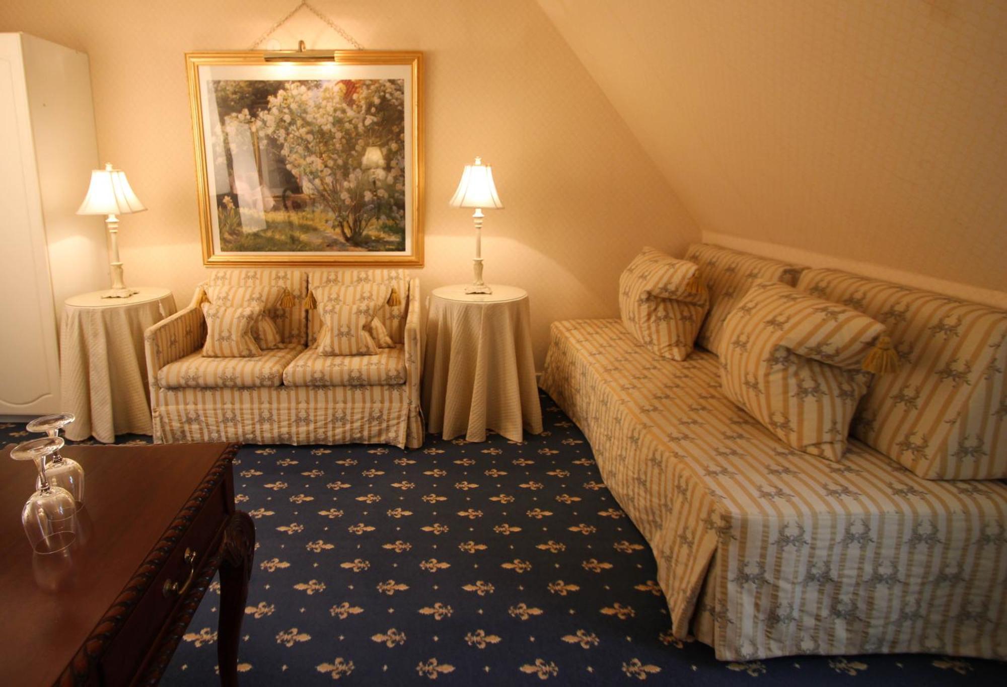 Manor House 4*