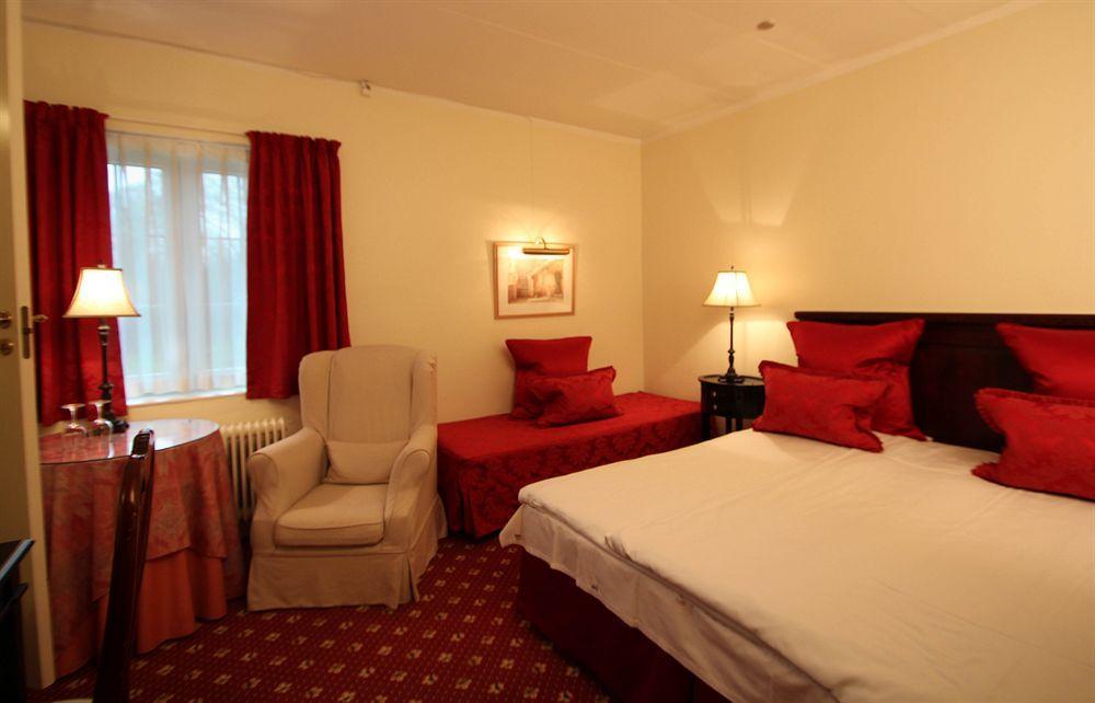 Manor House 4*