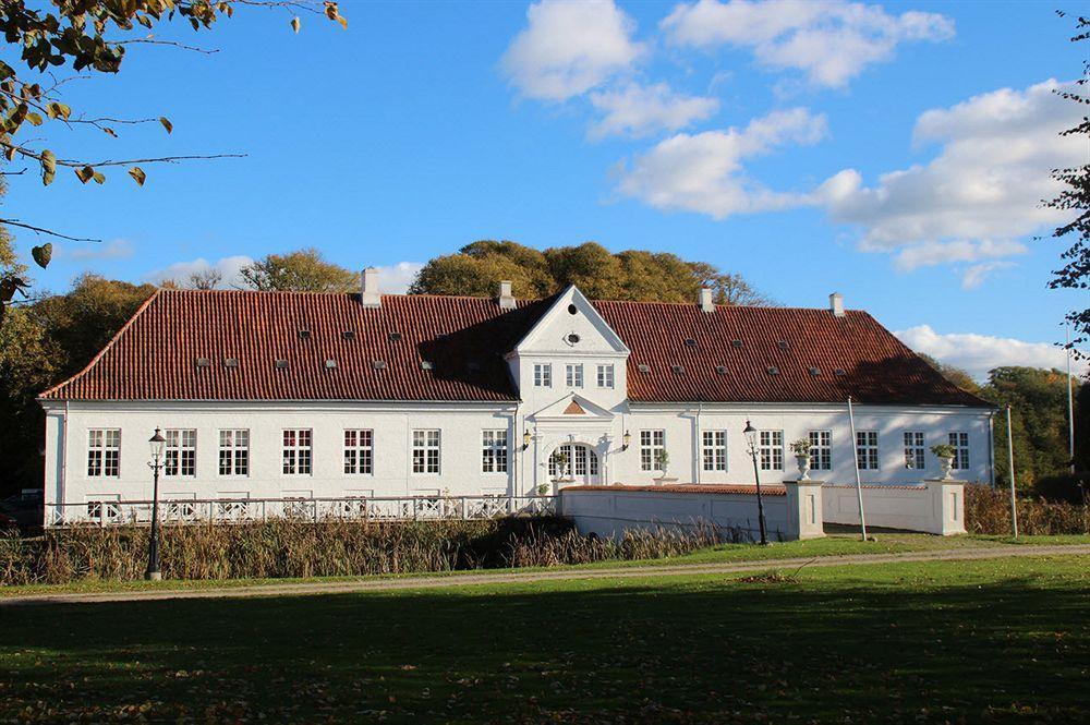 Hotel Manor House 4*