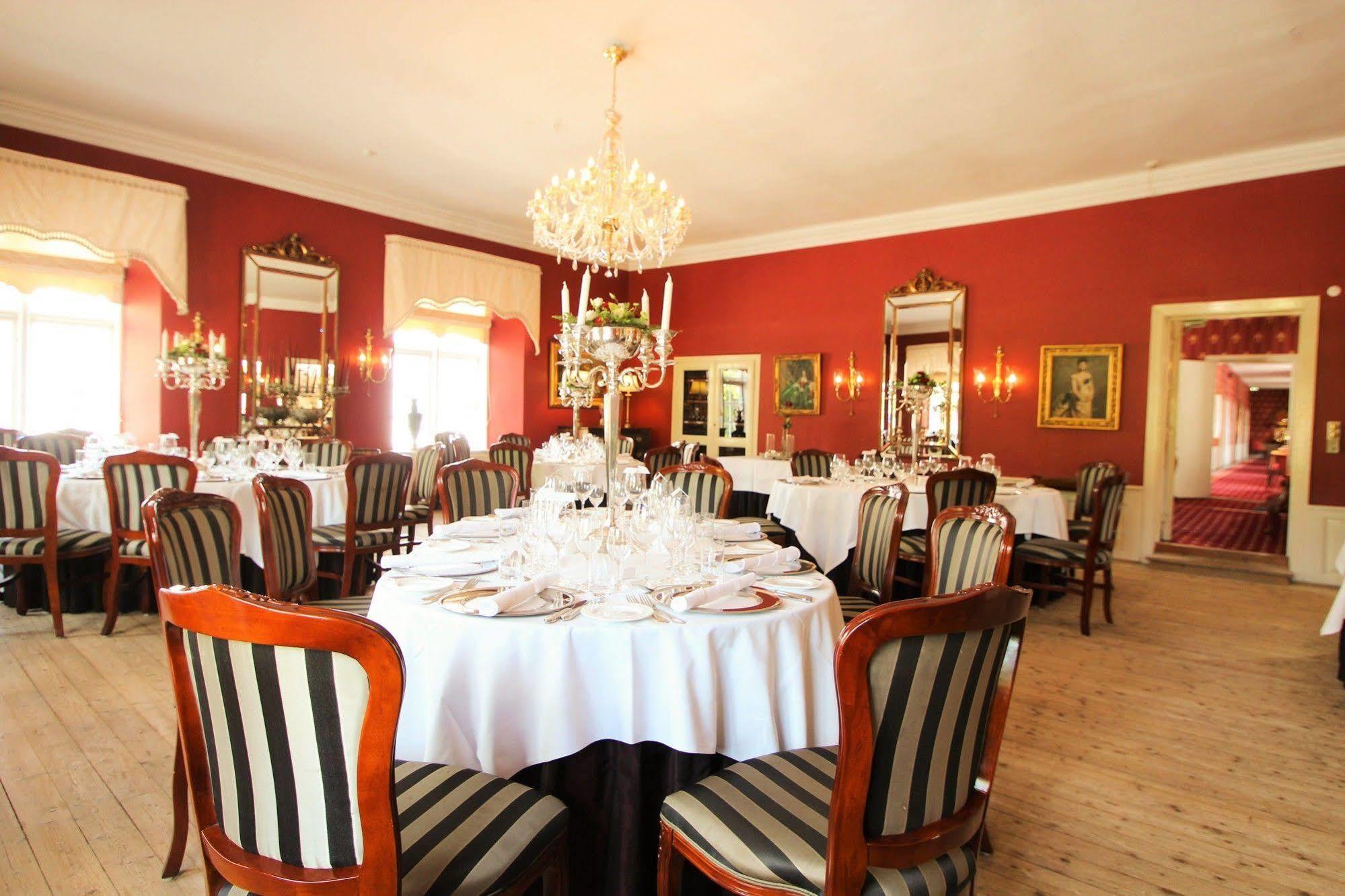 Manor House Hotel 4*